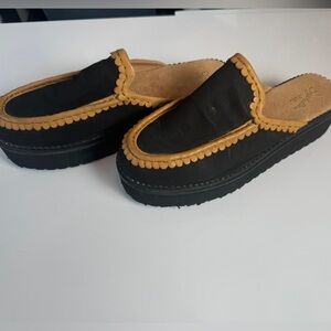 Seychelles, Stand Tall platform slides, size 10